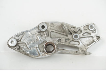 Vänster sida på Fotpinnefäste från en Yamaha XJ 900 S -1997 motorcykel.