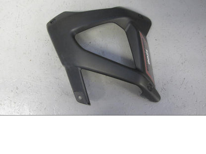 Framsidan på Sidkåpa från en Yamaha XT 1200 Z -2012 motorcykel.