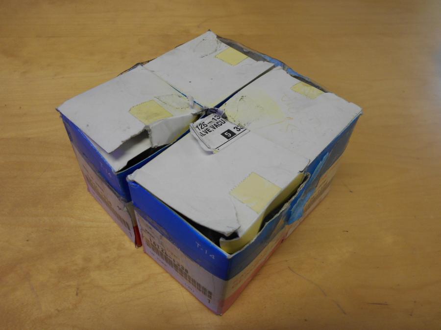 Framsidan på Förgasare från en Kawasaki ZR-X 1200 S -1999 motorcykel.