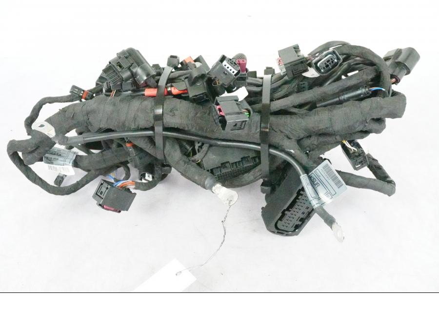 Framsidan på Kabelstam från en BMW R 1250 GSA -2021 motorcykel.