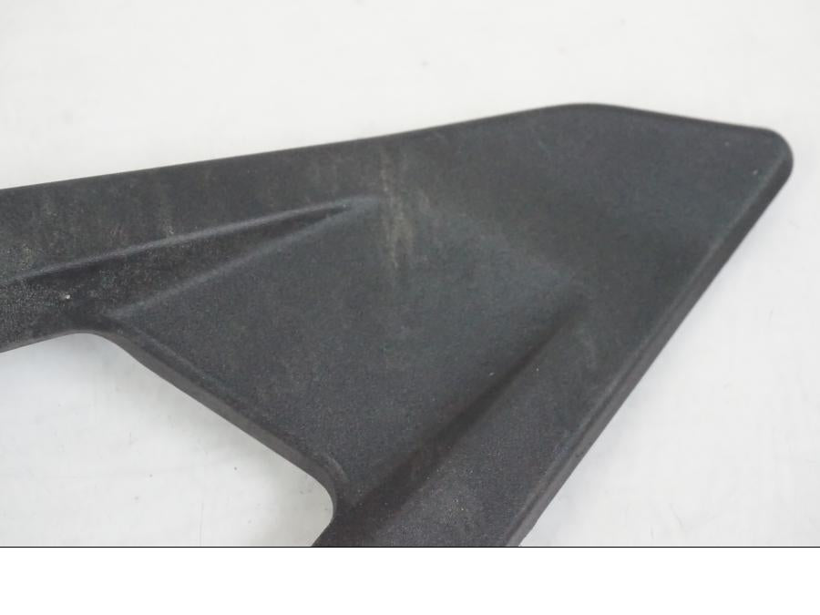 Baksidan på Hälskydd från en KTM 390 Adventure -2021 motorcykel.