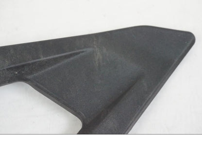 Baksidan på Hälskydd från en KTM 390 Adventure -2021 motorcykel.