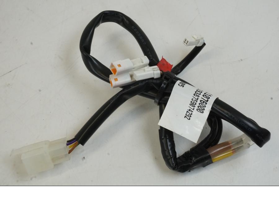 Framsidan på Kabelstam från en Husqvarna 701 Supermoto -2020 motorcykel.