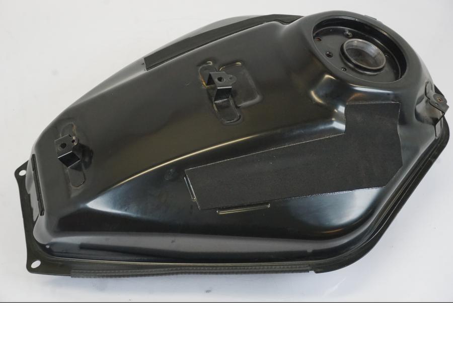 Snett uppifrån på Bensintank från en Yamaha MT-07 -2016 motorcykel.