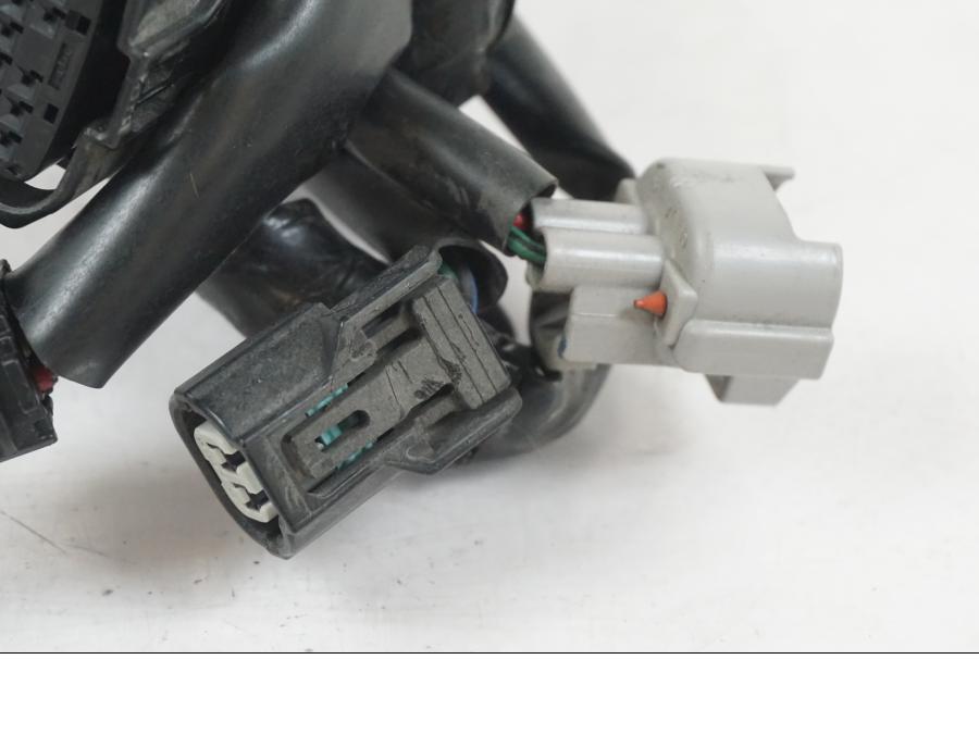 Höger sida på Kablage från en Yamaha MT-07 -2019 motorcykel.