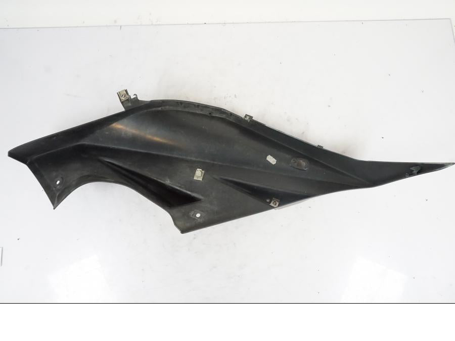 Extrabild1 på Sidkåpa från en Yamaha YZF-R 125 -2008 motorcykel.