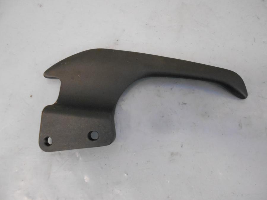 Baksidan på Passagerarhandtag från en Yamaha YS 125 -2017 motorcykel.