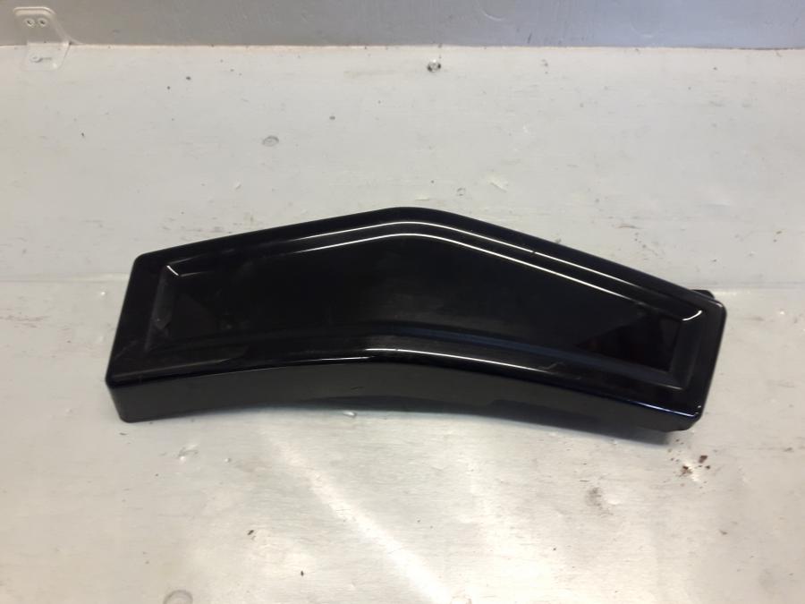 Framsidan på Ramplast från en Suzuki VL 800 -2009 motorcykel.