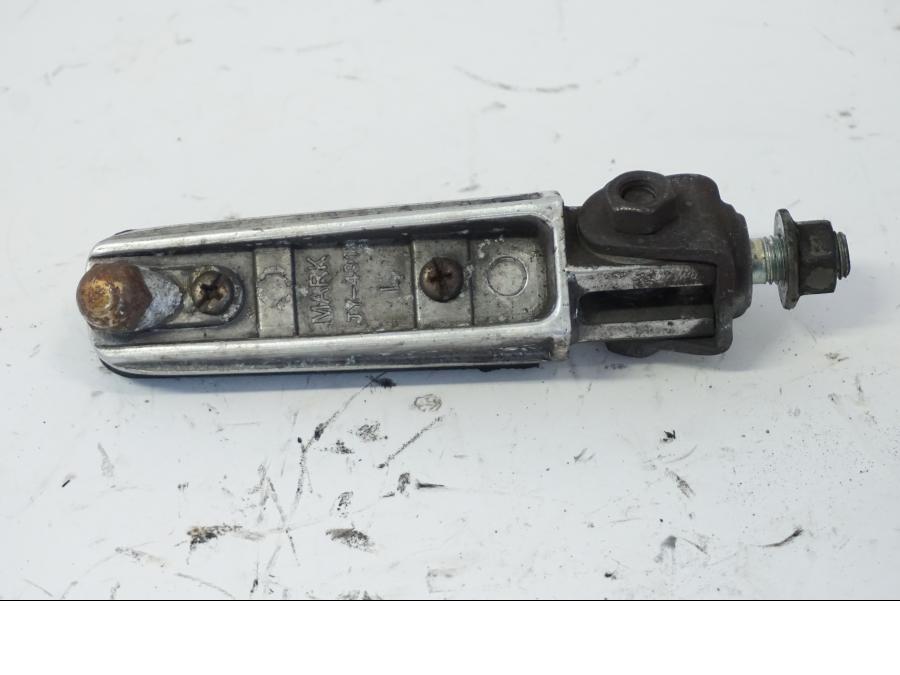 Höger sida på Fotpinne från en Yamaha YZF 1000 R -1997 motorcykel.