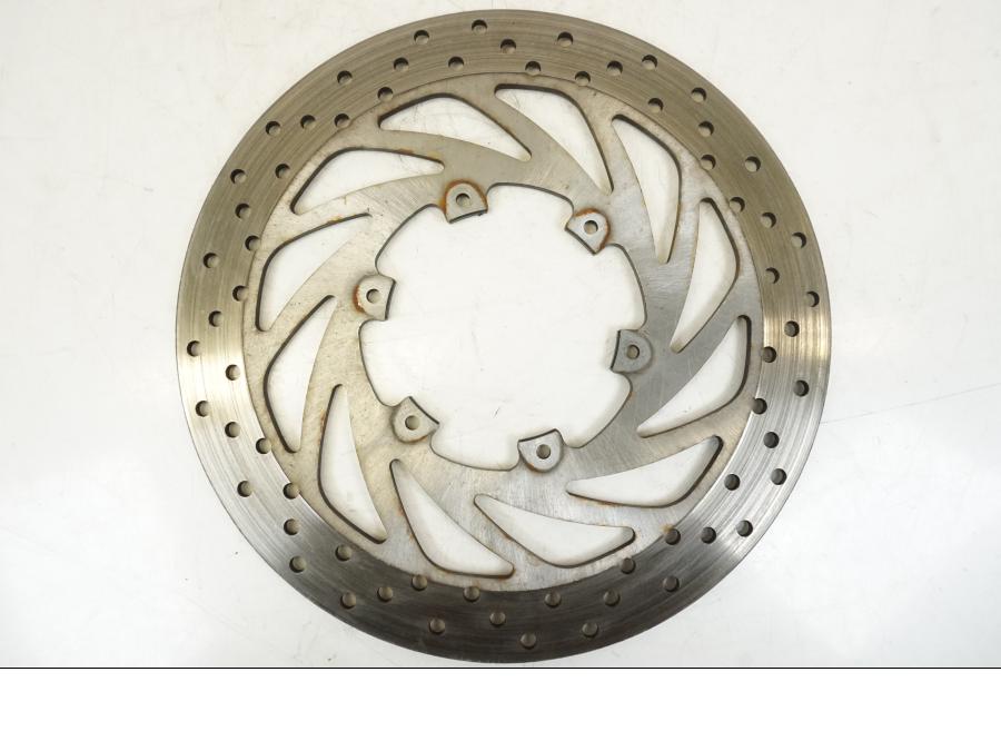 Snett uppifrån på Bromsskiva från en BMW F 650 CS -2003 motorcykel.