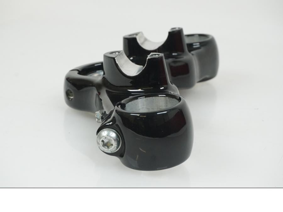 Snett nerifrån på Gaffelkrona från en H-D XL 1200 X -2018 motorcykel.