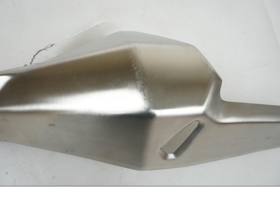 Höger sida på Värmeskydd från en Kawasaki NINJA 400 -2018 motorcykel.