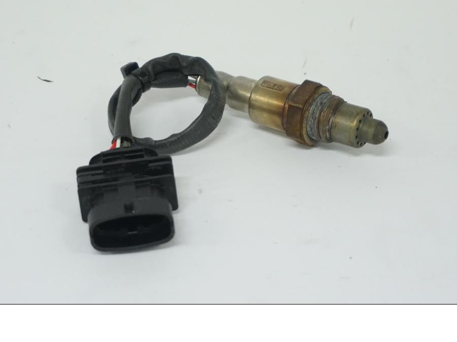 Framsidan på Lambdasond från en Ducati Desert X -2022 motorcykel.