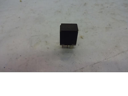 Framsidan på Relä från en H-D Touring Road King Custom FLHRSI -2004 motorcykel.