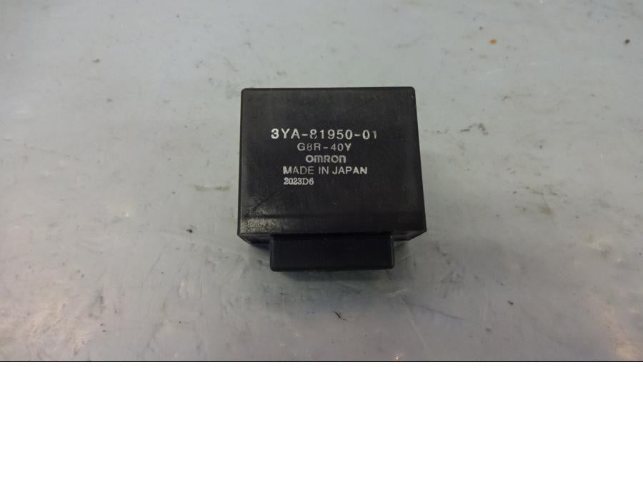 Framsidan på Relä från en Yamaha FJR 1300 -2003 motorcykel.