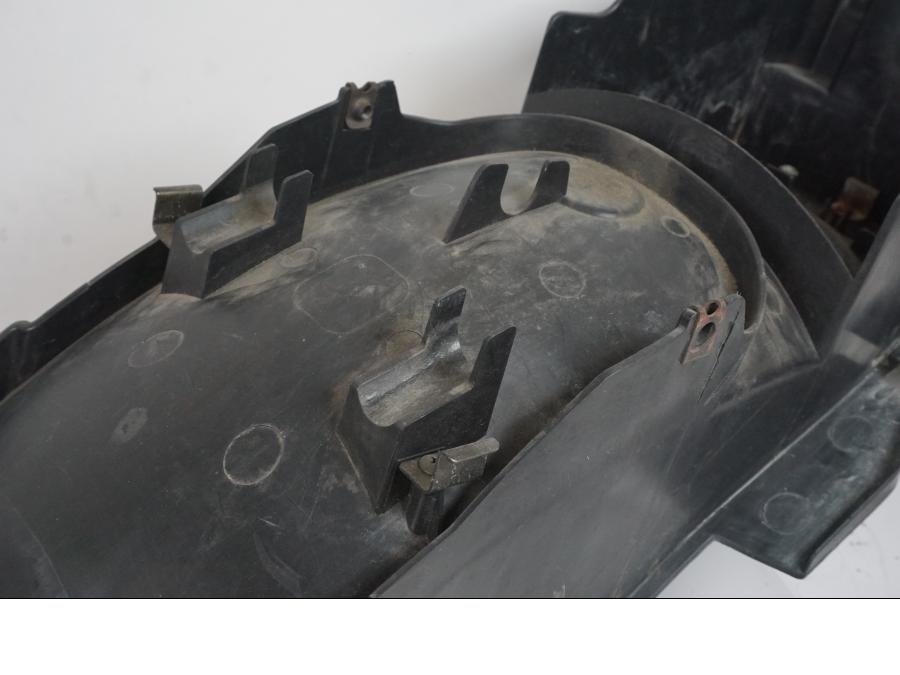 Höger sida på Undertail från en Yamaha XJ 900 S -1997 motorcykel.