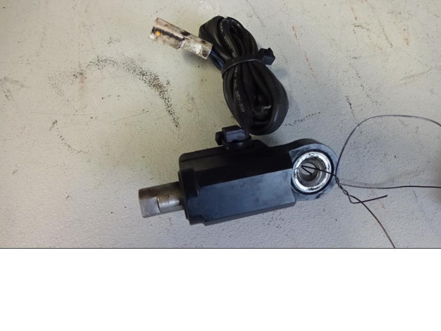 Framsidan på Quickshift från en Aprilia Tuono V4R -2016 motorcykel.