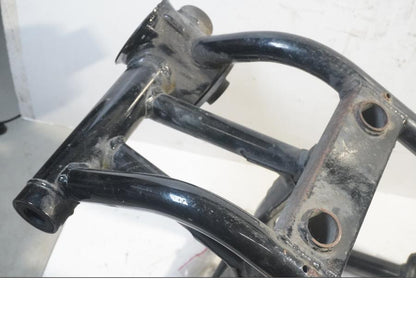 Vänster sida på Sving från en Yamaha XVS 650 -1997 motorcykel.