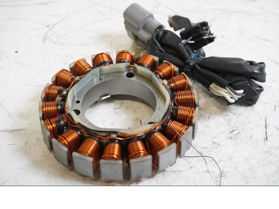 Framsidan på Generator från en Yamaha MT-07 -2014 motorcykel.