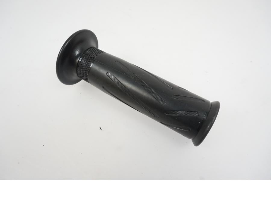 Snett uppifrån på Handtag från en Yamaha Tracer 700 -2018 motorcykel.