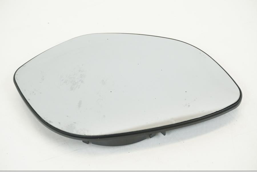 Framsidan på Backspegel från en BMW K 1600 -2013 motorcykel.