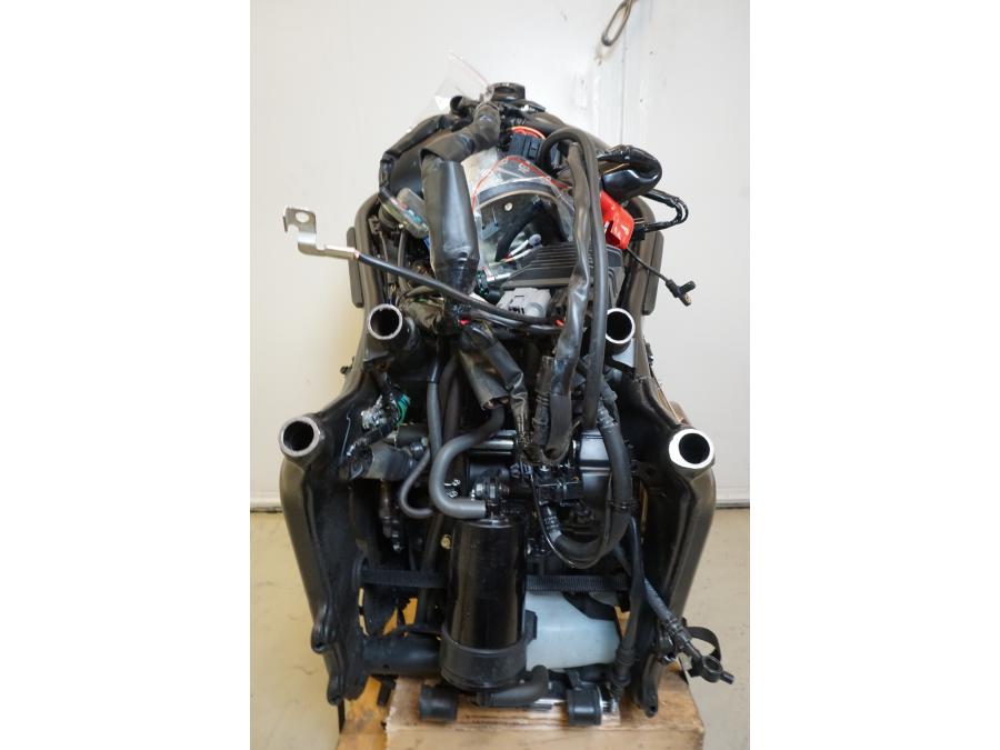 Vänster sida på Motorpaket från en Honda CBR 650 R -2019 motorcykel.