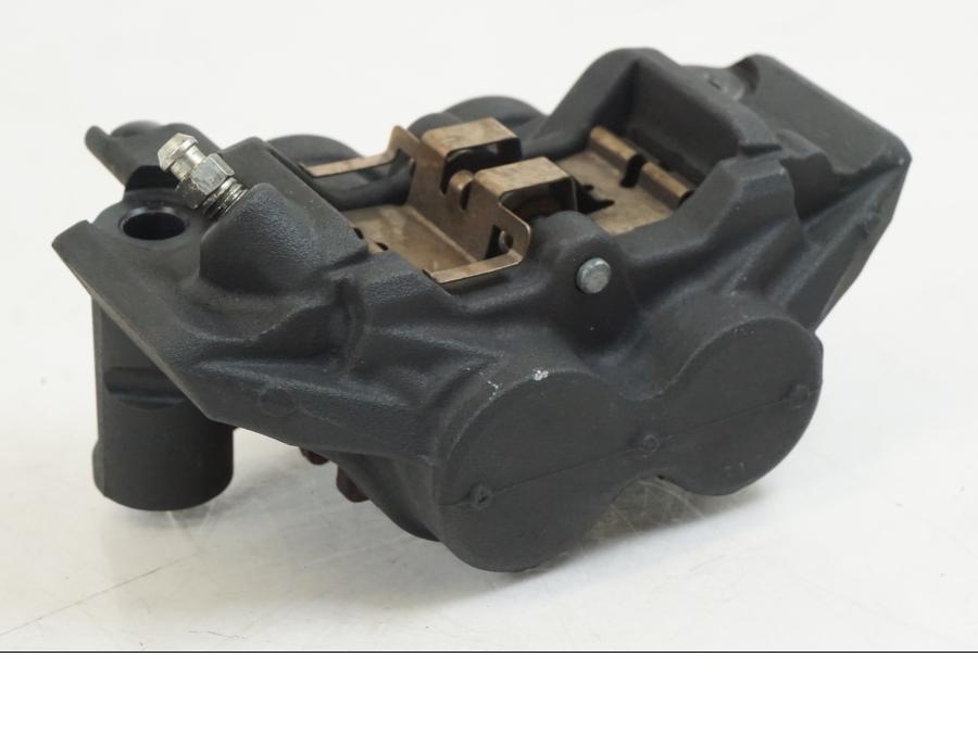 Höger sida på Bromsok från en Yamaha YZF R7 -2022 motorcykel.