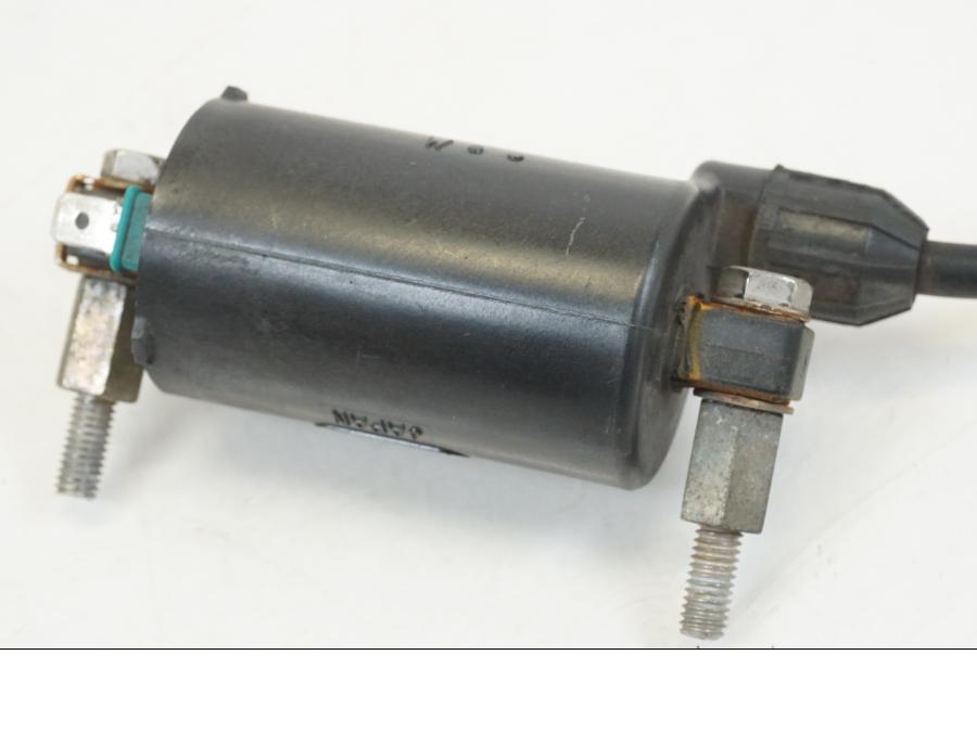 Vänster sida på Tändspole från en Honda XL 1000 V -1999 motorcykel.