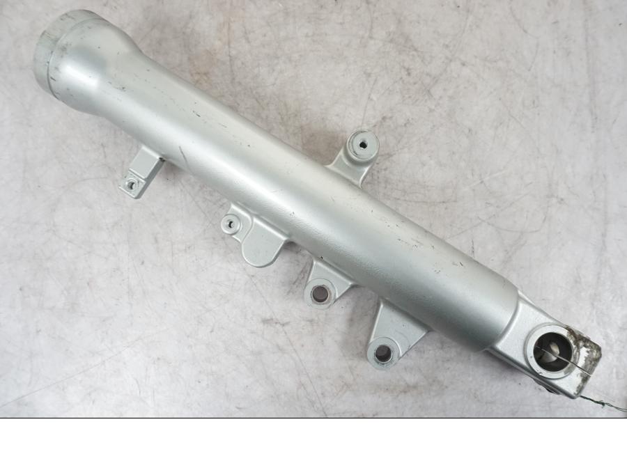 Framsidan på Gaffelben från en Suzuki SV 650 S -2005 motorcykel.