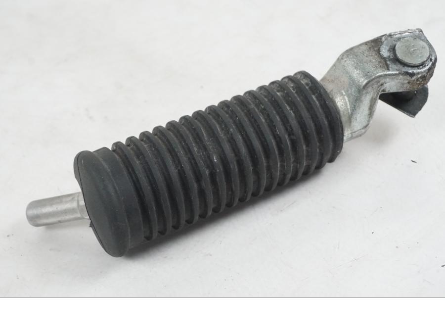 Framsidan på Fotpinne från en H-D Softail FXCW Rocker -2008 motorcykel.