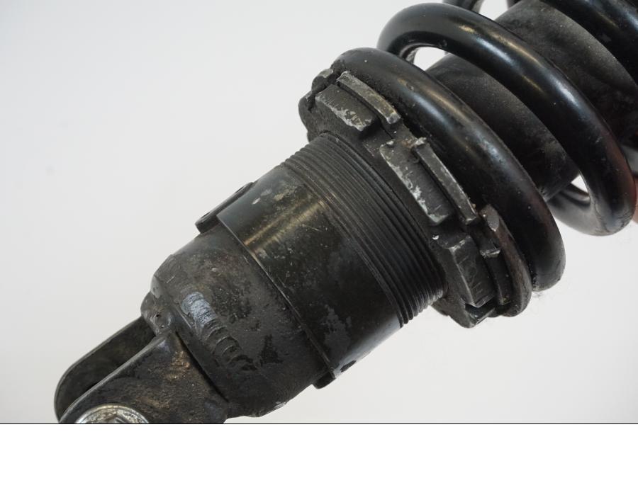 Extrabild1 på Stötdämpare från en Suzuki GSX-R 750 -1988 motorcykel.