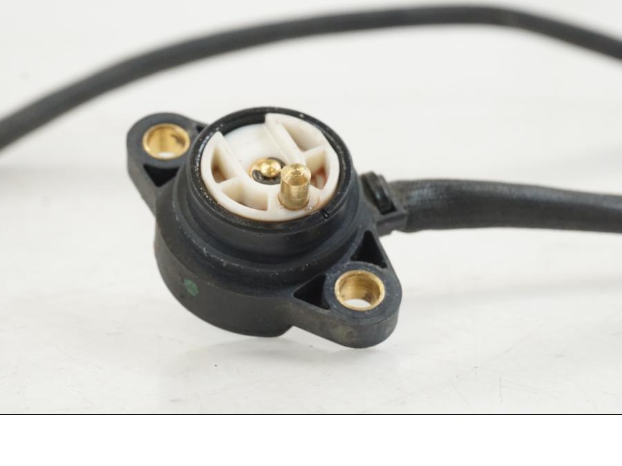 Snett nerifrån på Växellådsgivare från en Triumph Speed Triple -2021 motorcykel.