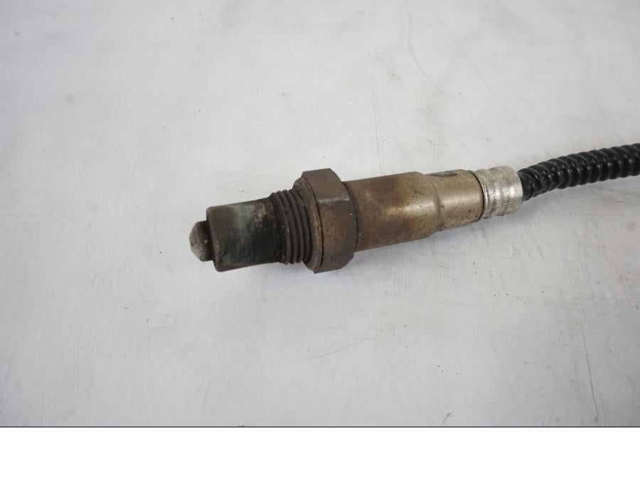 Baksidan på Lambdasond från en KTM 125 Duke -2017 motorcykel.