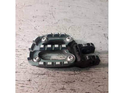 Framsidan på Fotpinne från en Honda ADV 750 -2017 motorcykel.