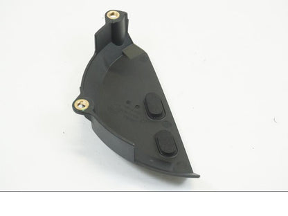 Vänster sida på Motorskyddskåpa från en Ducati Streetfighter V2 -2022 motorcykel.