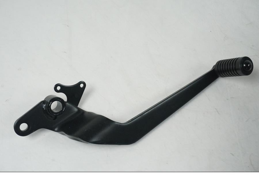 Framsidan på Bromspedal från en Yamaha Tracer 700 GT -2024 motorcykel.