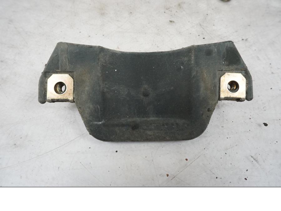 Framsidan på Framskärmsstag från en BMW R 850 R -2004 motorcykel.