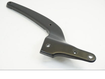 Baksidan på Bakskärmstag från en Suzuki VL 1500 -1999 motorcykel.