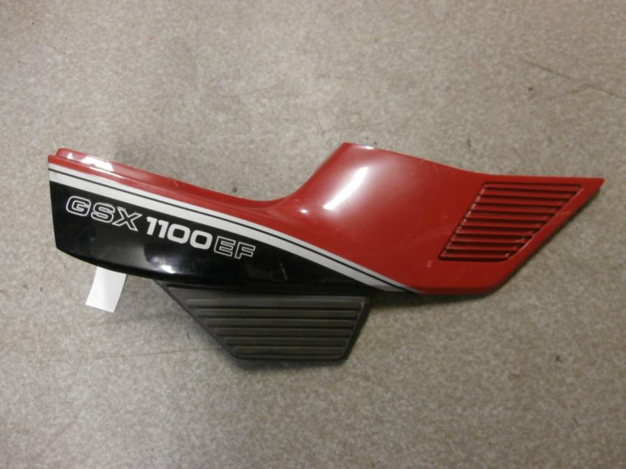 Framsidan på Sidopanel från en Suzuki GSX 1100 EF -1987 motorcykel.