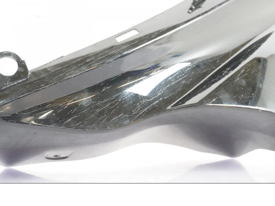 Snett uppifrån på Toppkåpa från en Suzuki GSX-R 1000 -2008 motorcykel.