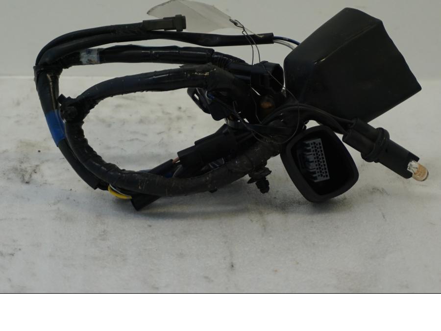 Framsidan på Kablage från en Suzuki DL 1000 -2016 motorcykel.