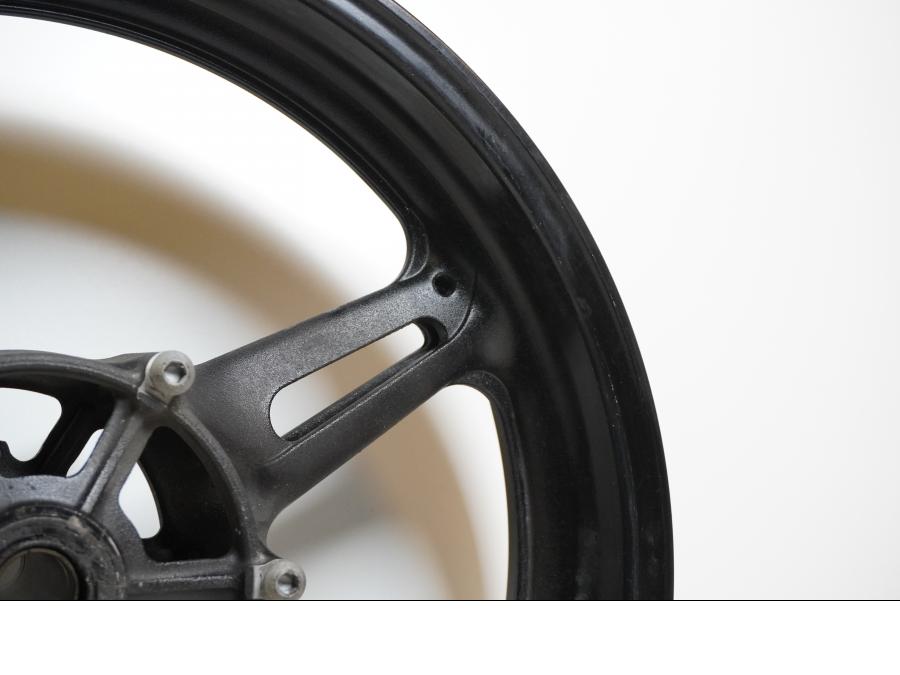 Extrabild4 på Fälg från en Yamaha FJR 1300 -2016 motorcykel.