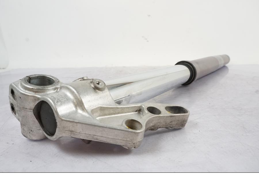 Framsidan på Gaffelben från en KTM 640 SM -2005 motorcykel.