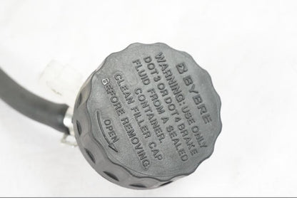 Vänster sida på Bromshuvudcylinder från en KTM 390 Duke -2018 motorcykel.