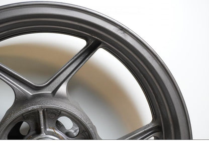 Extrabild4 på Fälg från en Kawasaki Versys 1000 -2012 motorcykel.