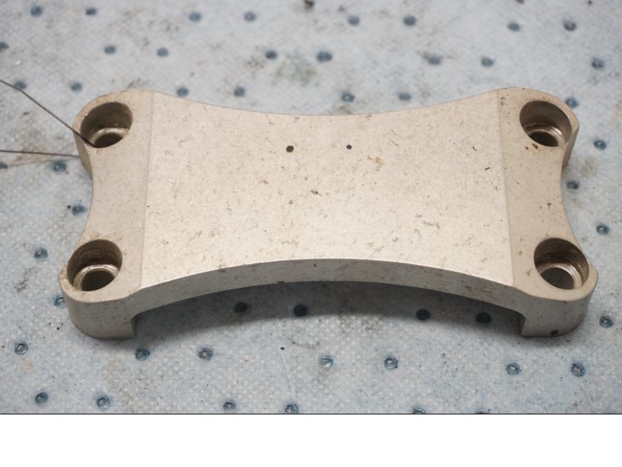 Framsidan på Gaffelbrygga från en BMW F 650 GS -2001 motorcykel.