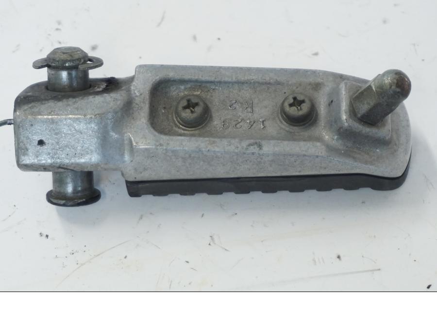 Höger sida på Fotpinne från en Kawasaki ZR-7 -2001 motorcykel.