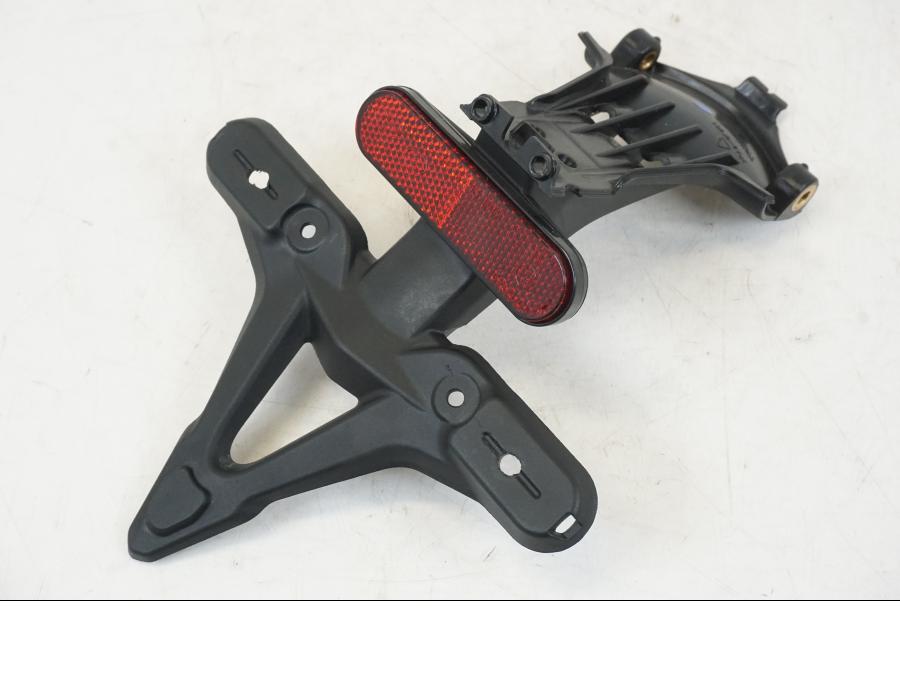 Framsidan på Skylthållare från en Triumph Speed Triple -2021 motorcykel.