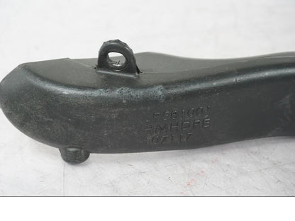 Baksidan på Luftrör från en KTM 390 Duke -2018 motorcykel.