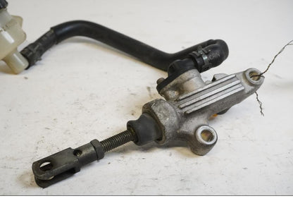 Vänster sida på Bromshuvudcylinder från en Yamaha FZR 1000 -1993 motorcykel.